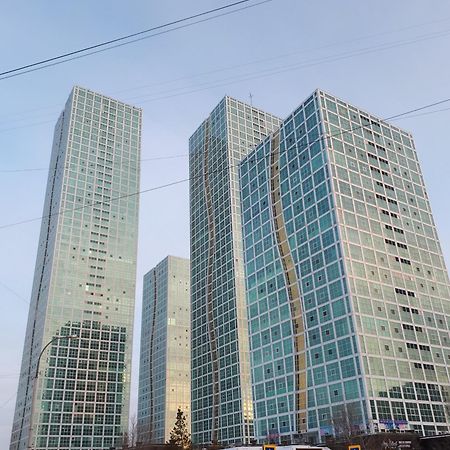 Апартаменты На Набережной С Панорамным Видом На 39 Этаже أستانا المظهر الخارجي الصورة